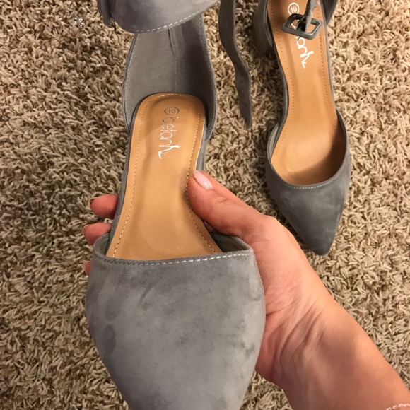 Grey suede like block heels - Picture 2 of 3